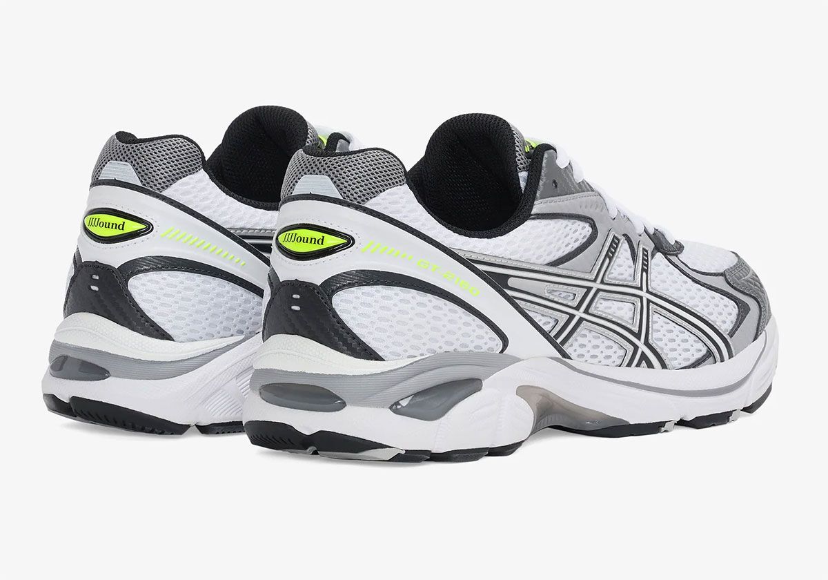 SneakerNews's tweet photo. The JJJJound x ASICS GT-2160s drop on Halloween (10/31) 🗓️ 🎃

Take a closer look >> https://t.co/sc4UoGlN3C https://t.co/zoV5ygWrt5