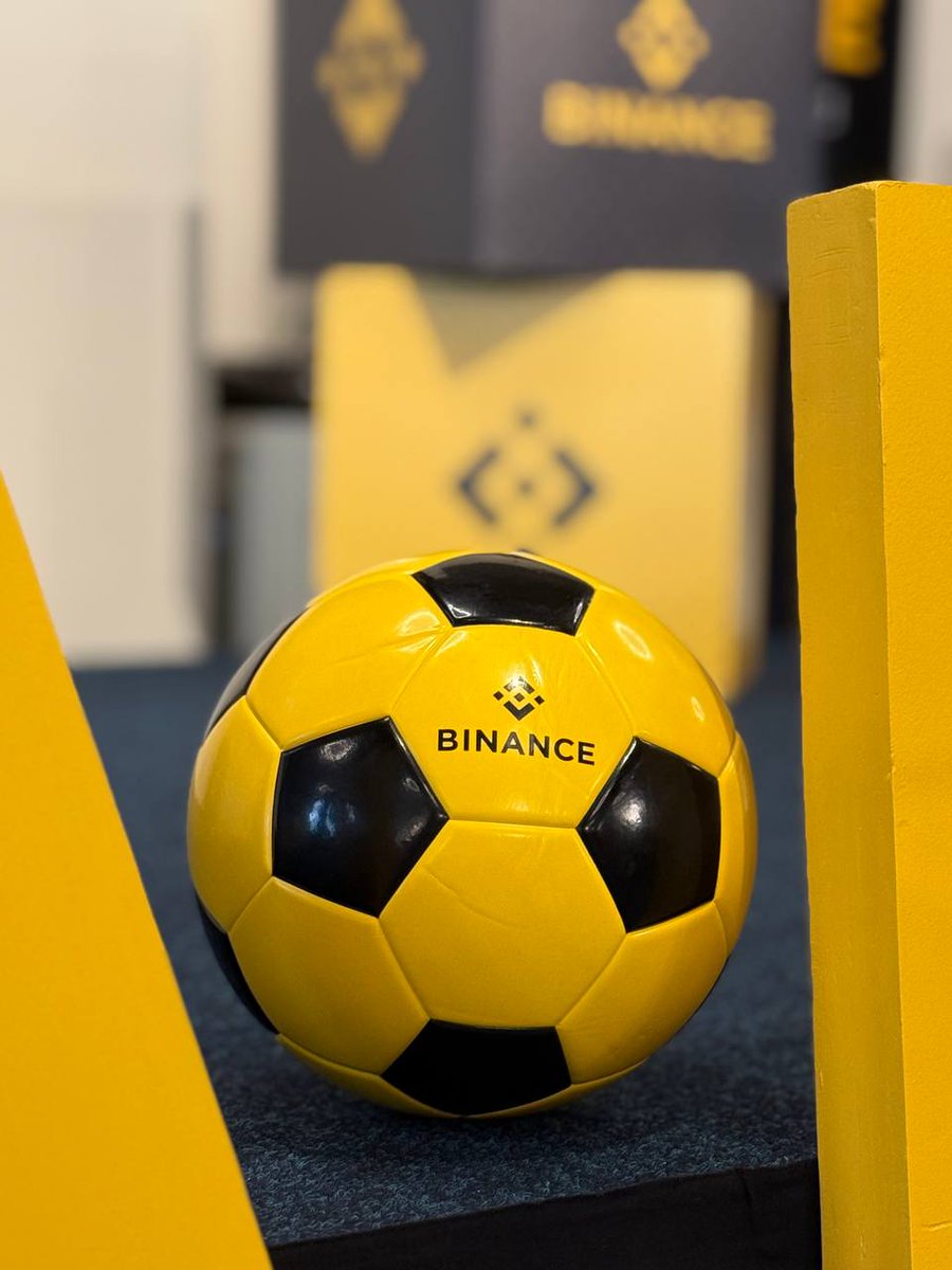 binance's tweet photo. Mondays are made for football.

📸 @TrifanDan1 https://t.co/lMYNtZZa1T