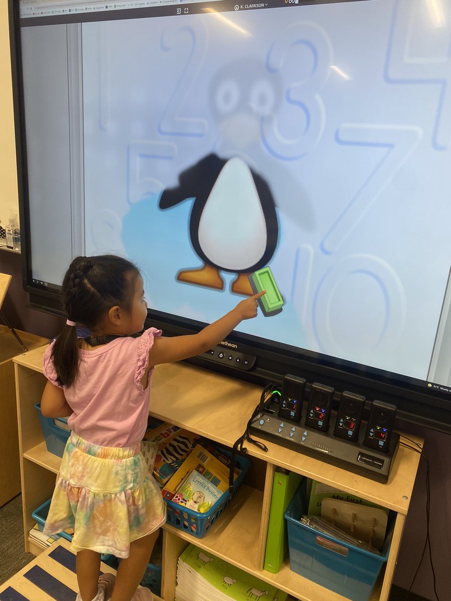 ST Math Launch Day for the win!! We got a special visit from Jiji to encourage us on our math journey🐧🚀 #OwlAboutTheBest <a href="/cfisdmcgown/">@cfisdmcgown</a> <a href="/CFISDPK1/">cfisdprimary</a> <a href="/STMathTX/">STMathTX</a>