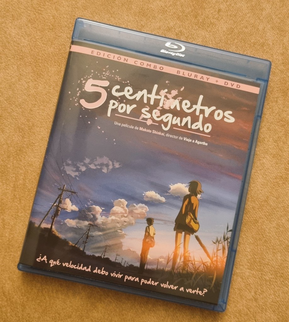 exevior1618's tweet photo. Volver a ver El tiempo contigo ha reavivado mi amor por la obra de Makoto Shinkai. No me había dado antes por cierto del cameo de Taki y Mitsuha. He comprado 5 centímetros por segundo que es otra que me apetece revisitar https://t.co/mvUbKzwfnd