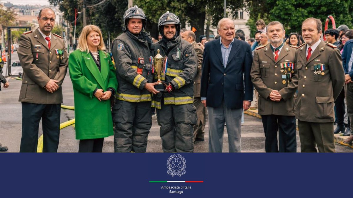 Emb. <a href="/ValeriaBiagiott/">Valeria Biagiotti</a> asistió a la ceremonia de homenaje a Cristóbal Colón en la sede de la Sexta Compañía Cristóbal Colón a Valparaíso.  Una grande ocasion para celebrar los lazos que unen a Italia con la comunidad italiana en Chile.   🇮🇹🤝🇨🇱 

#DiplomaciaCultural #ItaliayChile
