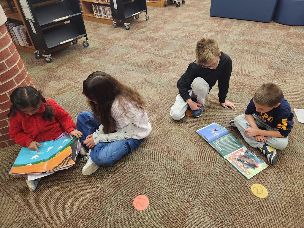 5th grade Media Leaders helping our 1st graders is magical!💙🧡📚 <a href="/PrairieTracePTO/">Prairie Trace Elementary School PTO</a> <a href="/PrairieTrace1/">Prairie Trace</a>