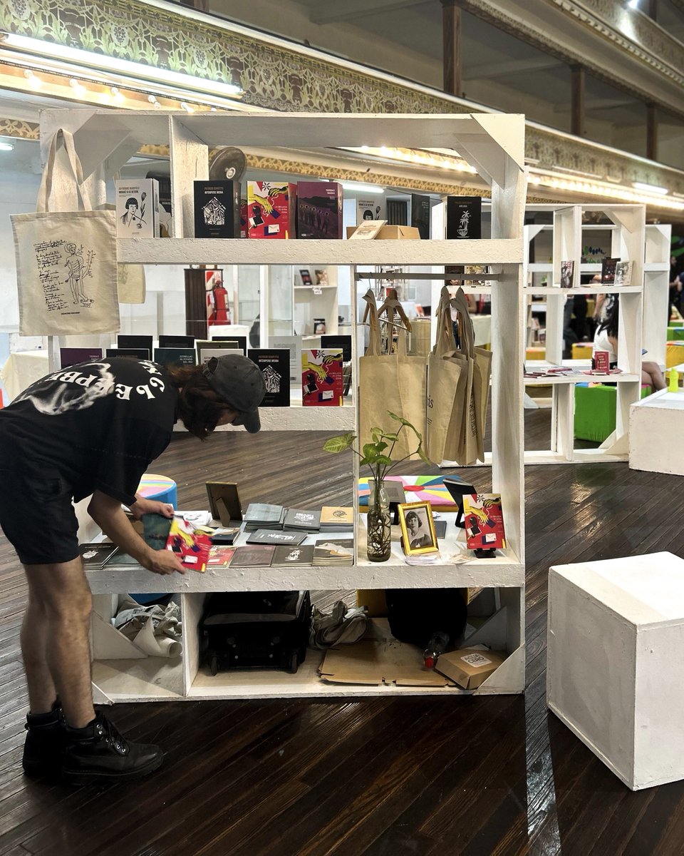 editor cansado y feliz