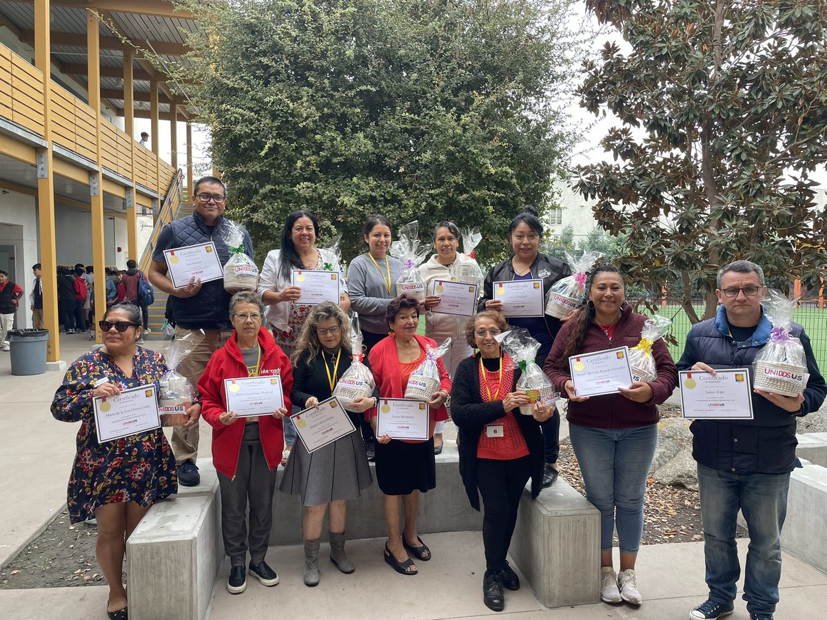 Congratulations to another group of parents from <a href="/ElSolAcademy/">El Sol Academy</a> for completing the Digital Skills for Life and Padres Comprometidos courses. Thank you, <a href="/WeAreUnidosUS/">UnidosUS</a>!”