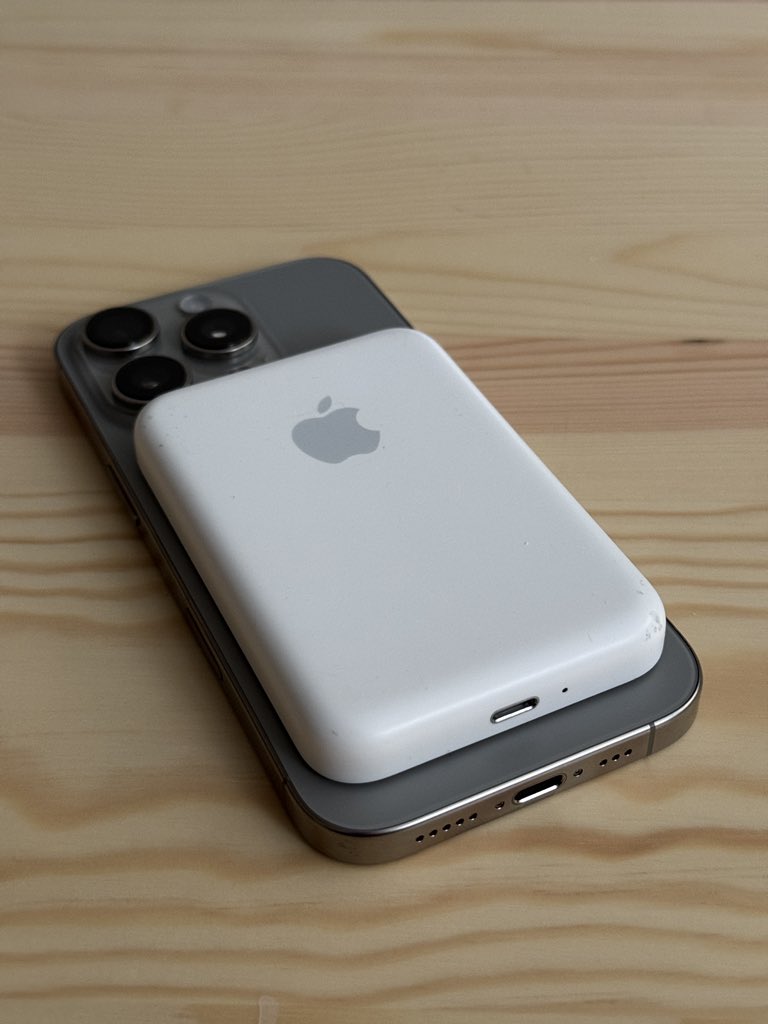 raywongy's tweet image. Why hasn’t Apple made a new version of the MagSafe Battery … with USB-C?

Okay let the Magic Mouse and Magic Keyboard rot with Lightning. I literally don’t care. Those don’t need to be charged for like months. But the MagSafe Battery is something people really like and needs to…