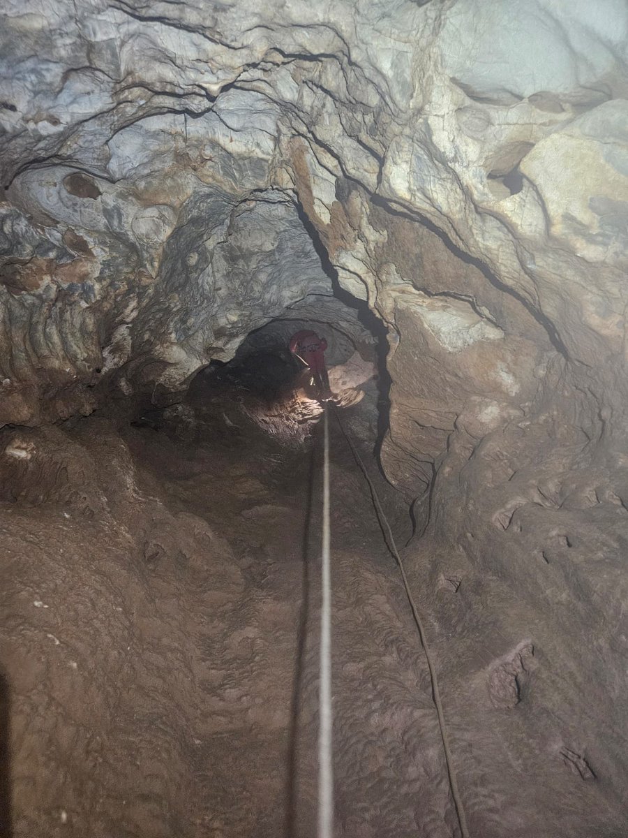 École d'Application de Sécurité Civile 
Formation Intervention en Site Souterrain dans l'Aude
#pompiers #valabre #DGSCGC #secours #montagne #ecasc #pompiersdefrance #sécuritécivile #FormationInternationale