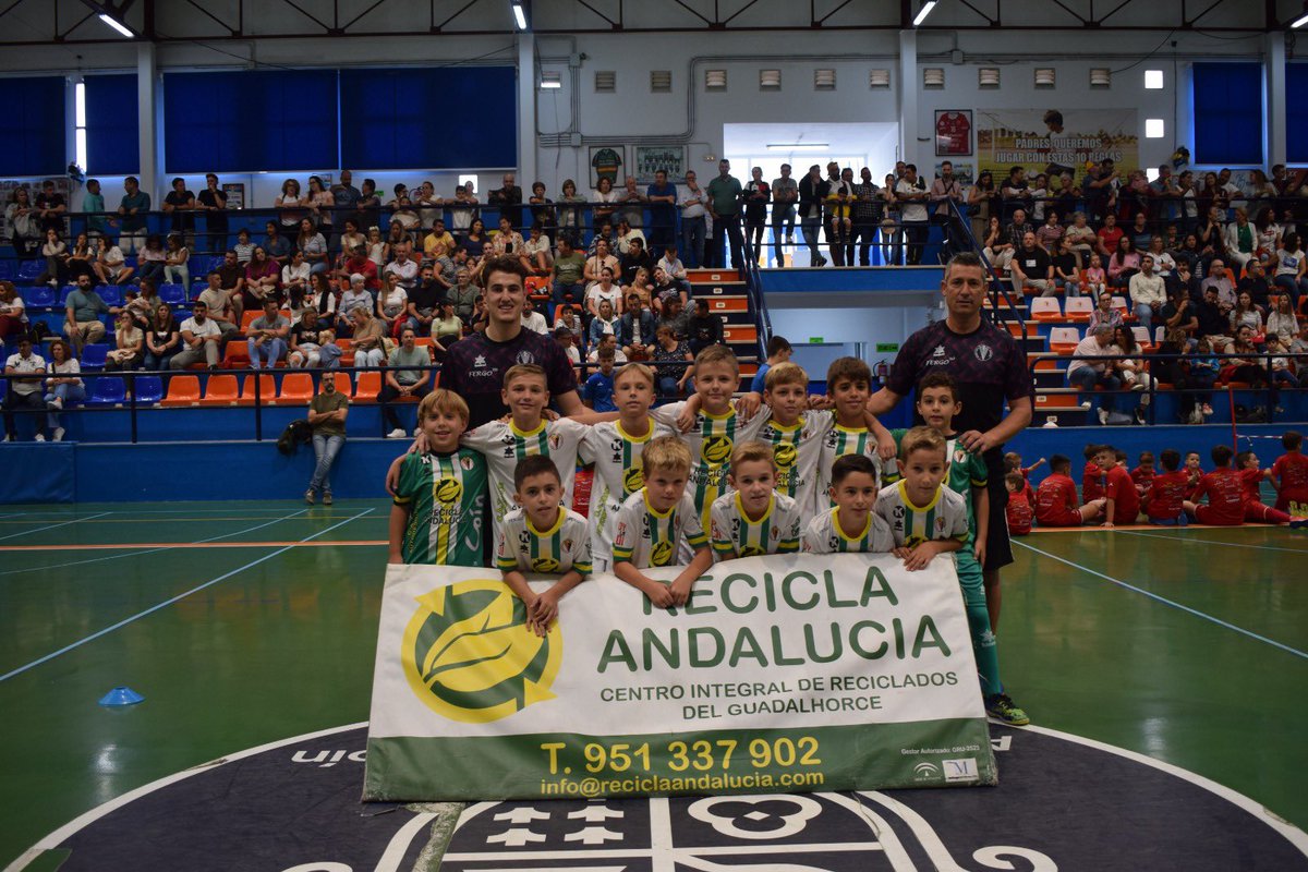 Carrusel de fotos de nuestra presentación
TEMPORADA 24/25⚽️💪🏻

Gracias a todos y cada uno de los componentes de este gran club, desde cuerpo técnico, jugadores, patrocinadores y por supuesto afición, por hacer que año tras año todo esto sea posible.