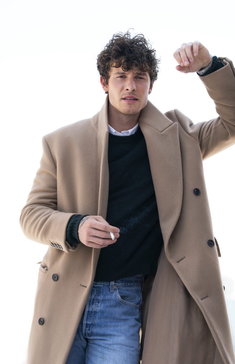 🥀 〣︲𝒔𝘩𝘢𝘸𝘯𝒎𝘦𝘯𝘥𝘦𝘴   
                       ﹫shawmito
                   ══ ⊳ 𝐂𝐚𝐛𝐚𝐫𝐞𝐭 𝑝𝑜𝑠𝑡 ┓

                    Photoshoot³ 
                Interview Magazine
                         55 anos

                #ꓕoɔɐpoɔɥɐo