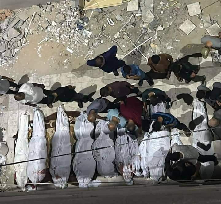 نبدأ عامنا الثاني ونحمدُ الله في الضرّاء قبل السراء ،
ثقةً بالله وبموعوده ؛ ما جرى ويجري وما سيجري " خير "
لا نعلمه ربما ؛ الله ربنا العليم الحكيم الرحيم يعلمه .

والله يعلم كم في القلب من حرقة ومن ألمٍ لفراقِ كثيرين ...
لكن حسبنا عزاءً قول نبينا محمد ( إنّ أمر المؤمن كله له خير