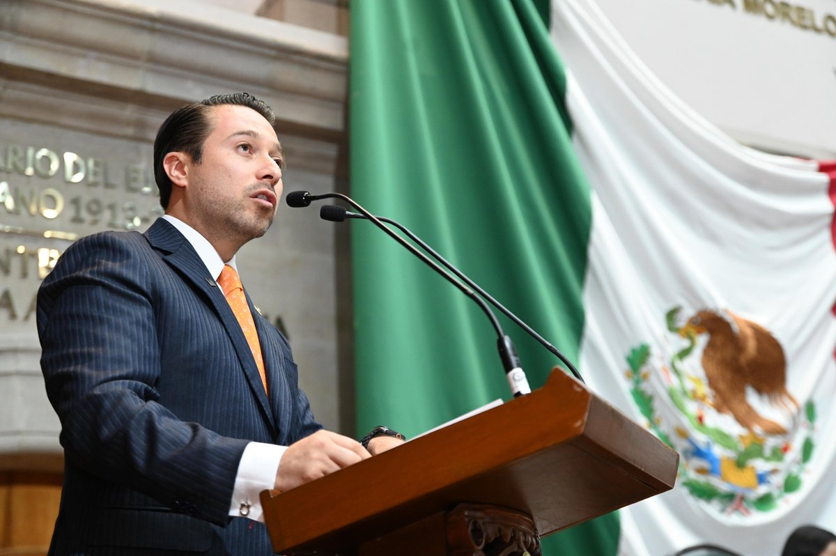 CongresoEdomex's tweet photo. El Dip. @Mariano_Camacho (GP #PRI) reconoció avances en la incidencia de delitos del fuero común; sin embargo, resaltó que en otro tipo de delitos las cifras no son favorables, por lo que preguntó por:

🔸Acciones para profesionalizar a las y los elementos de la Secretaría de #Seguridad.
🔹Medidas para mejorar la coordinación con los gobiernos municipales, así como para mejorar la eficiencia de los trabajos de ambas policías y así garantizar mayor seguridad.

#GlosaLegismex