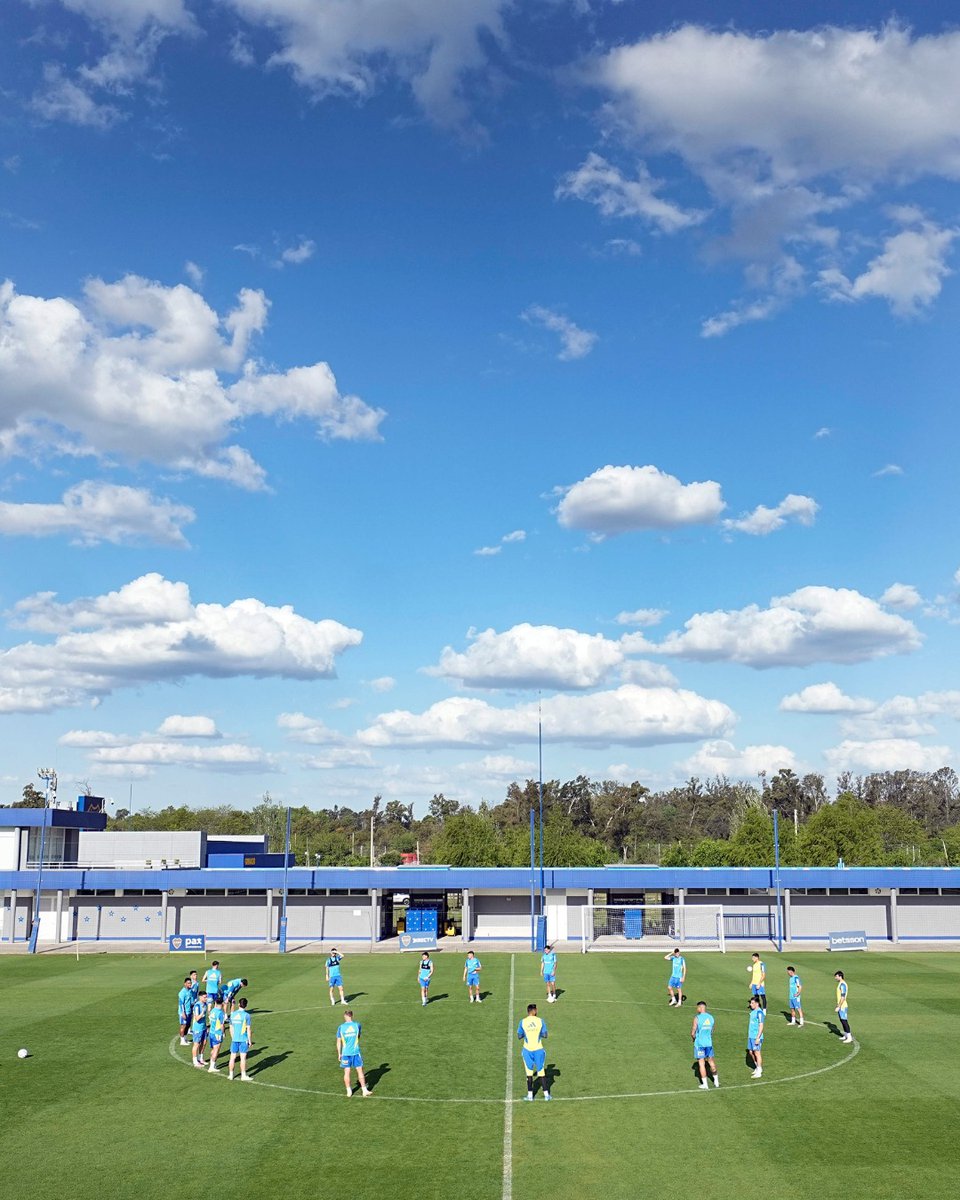 Boca entrena en Ezeiza.