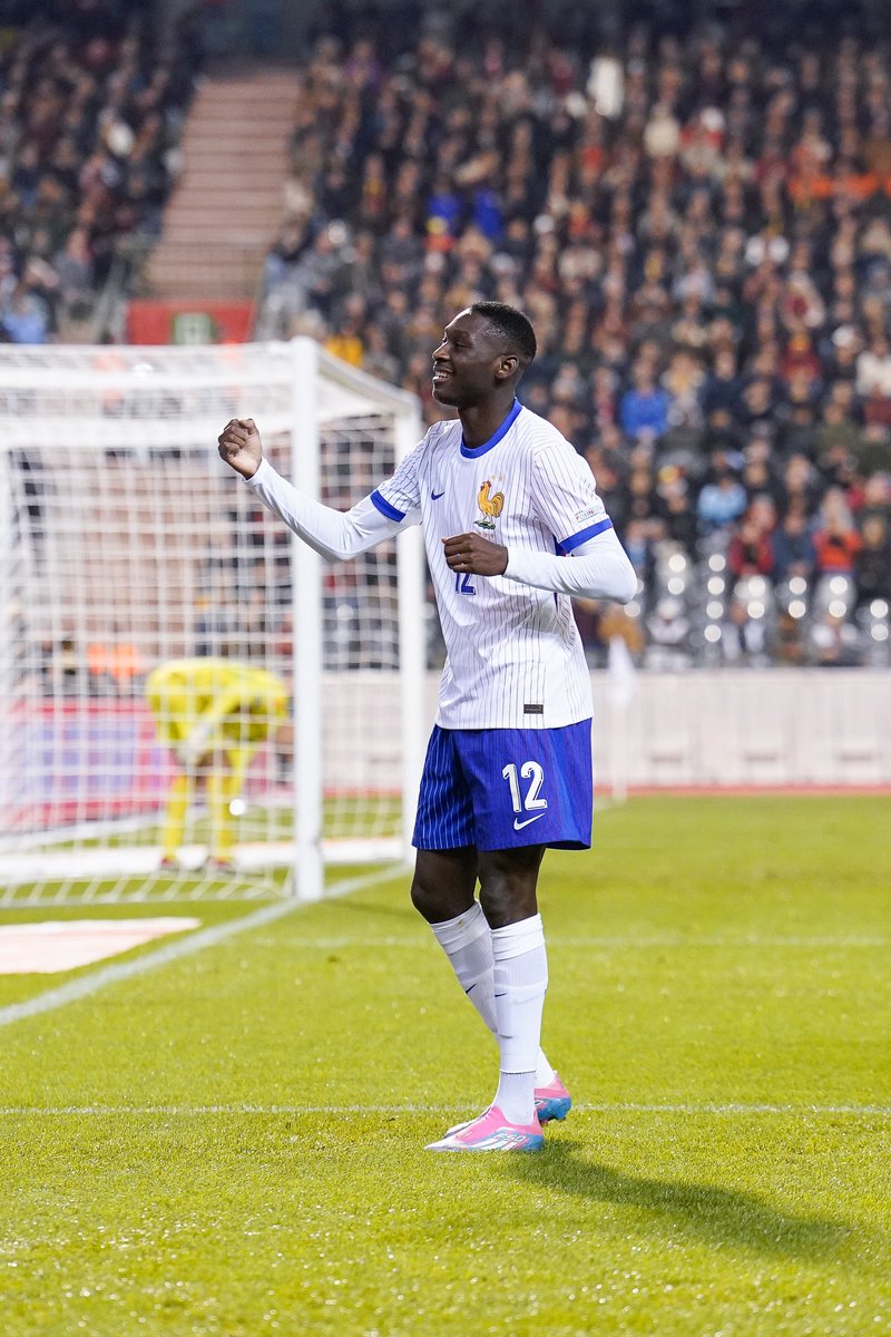 Les 8 dernières titularisations de Randal Kolo Muani avec les Bleus 🇫🇷 :

⚽️⚽️ vs Belgique
🎯 vs Israël
⚽️ vs Belgique
⚽️ vs Espagne
✖️ vs Portugal
⚽️ vs Luxembourg 
⚽️🎯 vs Chili
⚽️ vs Grèce