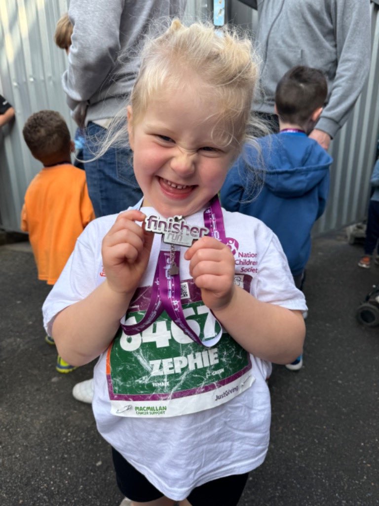 SuttonHighEYFS's tweet image. What amazing girls we have at Sutton High School! These mighty sisters (in Nursery and Year 2) ran in the Bournemouth Junior 1k for charity with raised nearly £400 for the National Deaf Children’s Society (NDCS). Great work! @PSHeadSutton @SuttonHighGirls @GDST @GSAUK @NDCS_UK