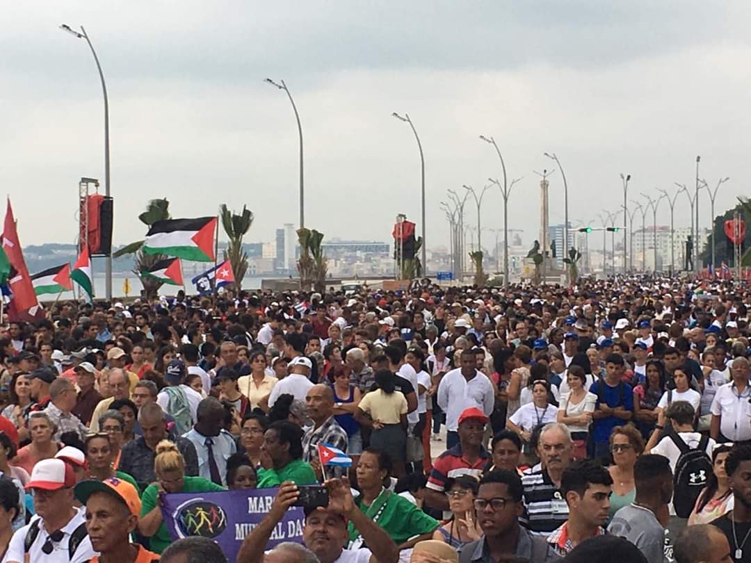 Los cubanos y cubanas decimos ¡Viva Palestina¡ Que cese el genocidio ya. Hoy en #Cuba 🇨🇺 

#FreePalestine