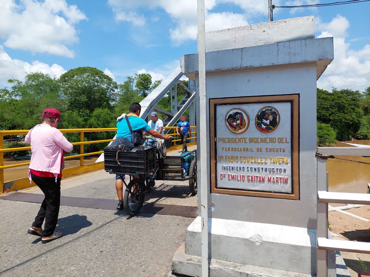 Quick hola from Colombia 🇨🇴 !
It's been an intense and immensely enlightening month doing a research stay at <a href="/UniandesDerecho/">UniandesDerecho</a> and fieldwork in the border region of Norte de Santander learning about the practices surrounding mobility in the region 🌎