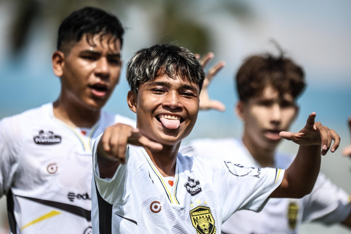 oficialamfc's tweet photo. ESTAMOS NA FINAL! 🟡⚫
🏆 #BarezinhoSub16 | semifinal
🆚 Amazonas 2-0 Sul América
⚽ Flávio Henrique
⚽ Ivson
📷 Fernando Vasconcelos/Agência Esportiva LB
#FerasdaBase #AMFC https://t.co/l8f7JKMhnR