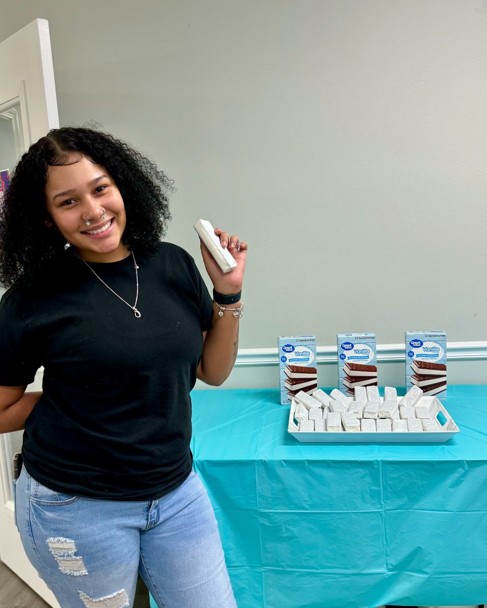 Hansensupertech's tweet photo. Happy National Dessert Day! 🍨🍪  At Hansen Super Techs, we take our dessert game to the next level with delicious ice cream sandwiches! 🤤 We hope this thank you to our hardworking team satisfied their sweet tooth. 

#HansenSuperTechs #NationalDessertDay https://t.co/cJ28nmeiiI