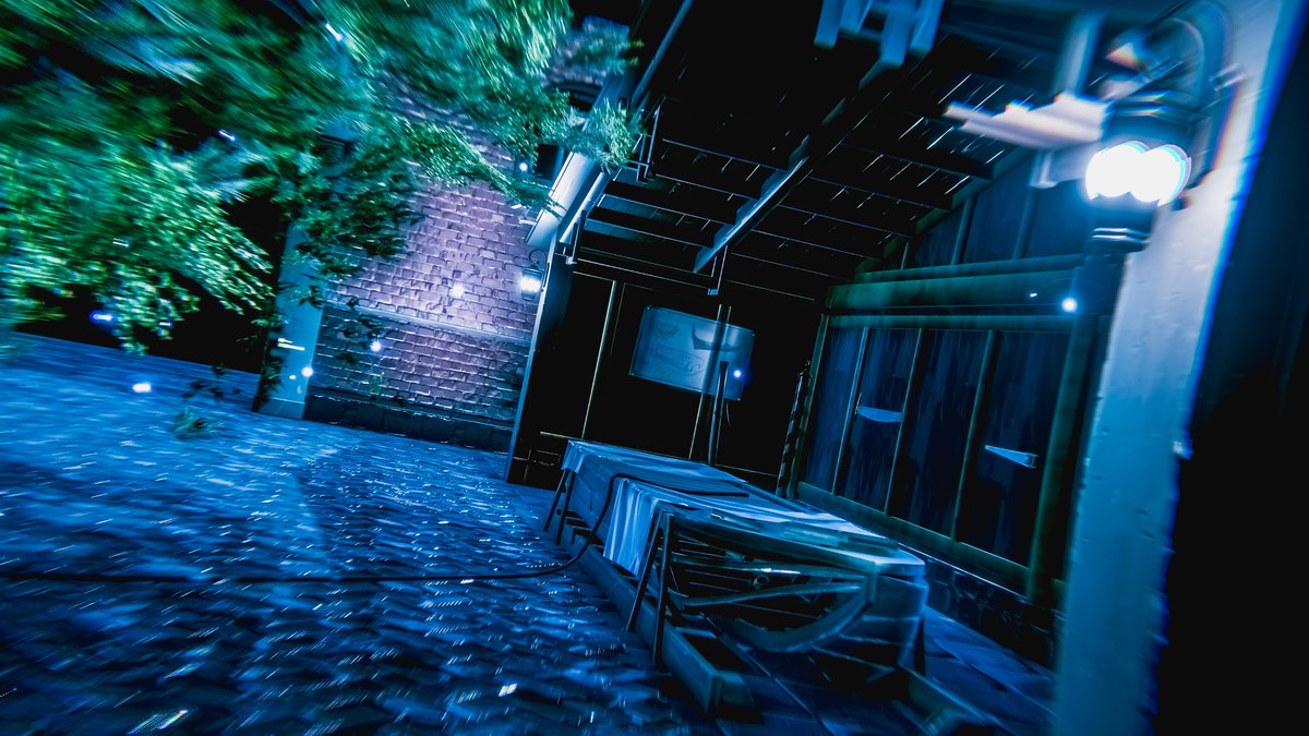 Neomance's tweet photo. A City Illuminated By Moonlight
月明かりに照らされた街

World : Valorant Ascent B
Author : minhoです

World URL :
https://t.co/BdoYoyVAqK

#VRChat_world紹介 #Neo写真 https://t.co/ZwTbfkAvR6