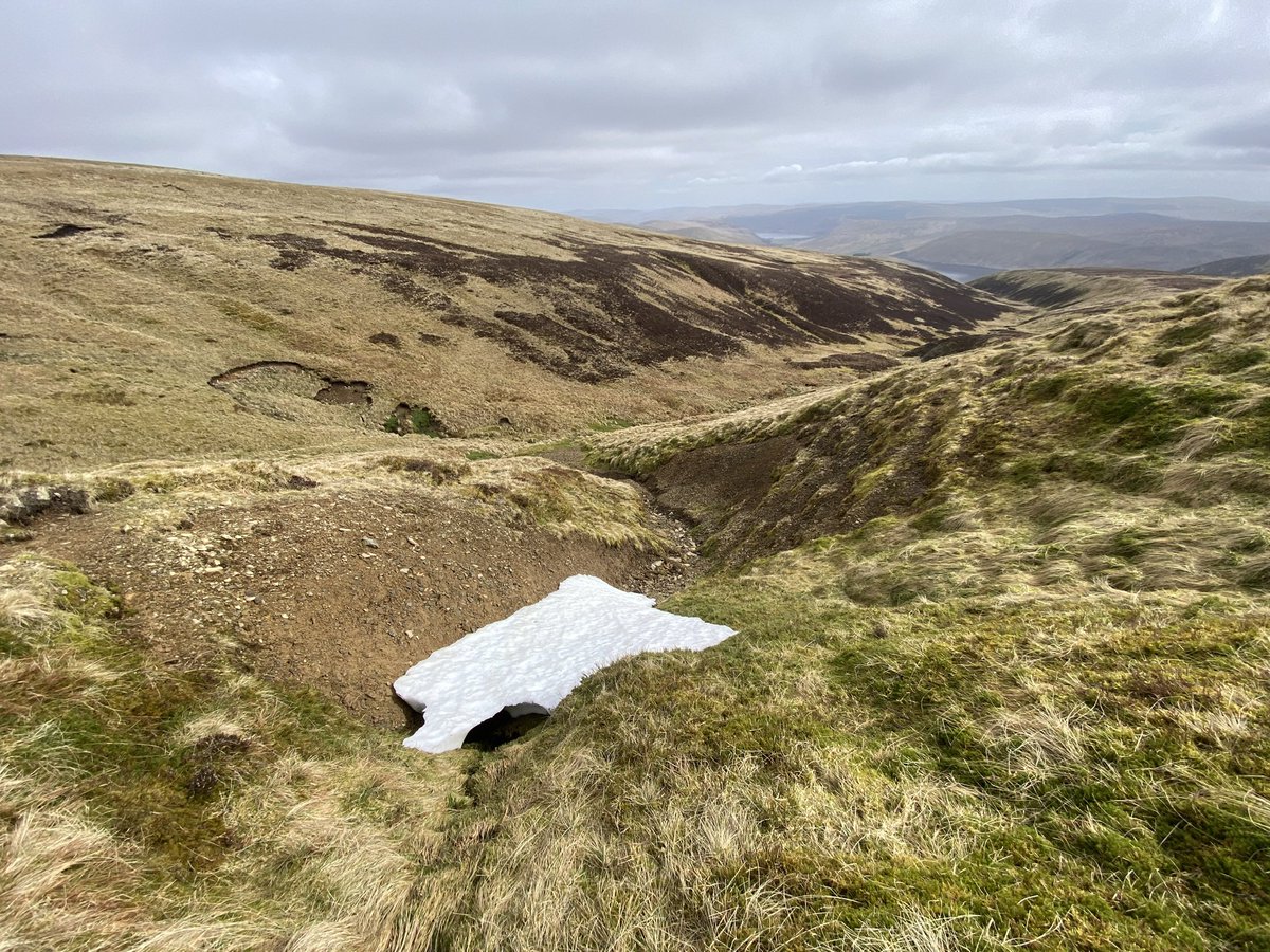 theiaincameron's tweet image. As another snow-spotting season draws to a close, it’s worth mentioning an important point.
All the trips we do, all the gear we buy, all the fuel we need, all the sandwiches we buy to keep us going, all the sacrifices of time and effort, is done entirely at our own expense.…