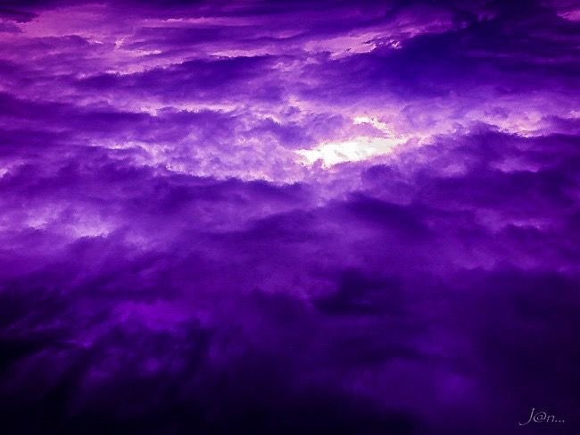 violettweets_'s tweet photo. purple skies. https://t.co/RYgSZX1O51