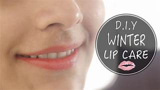 skincarewithkk's tweet photo. Tip 3 for winter lips care: Say goodbye to dry, cracked lips! Try a warm honey and coconut oil mix for a natural lip balm. Your lips will feel amazing! What DIY lip care do you love? #skincare #skins #DIYBeauty #WinterLips #beauty #lipsuskumparan https://t.co/TKqCZiCDl2