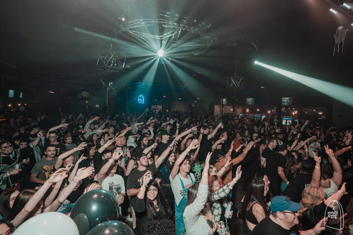 we caught u freaks red handed at this weekend’s emo nite parties in dallas, louisville, &amp; seattle! 🚨👋 u guys went crazy for our special guests <a href="/rickyarmellino/">Ricky Armellino</a> &amp; <a href="/willpug/">Will Pugh</a> &amp; we’ve got the pics to prove it! find urs now on photos.emonite.com 📸: <a href="/sarinasolem/">sarina 📸</a> @zachxburns
