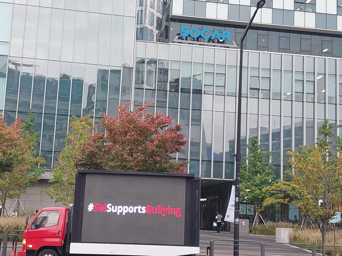tyongigi's tweet image. SUPPORT TRUCKS FOR #SEUNGHAN AND #RIIZE FROM MEXICO AND LATAM HAVE ARRIVED IN FRONT OF THE SM BUILDING 😭‼️🙌📣 

#JUSTICE_FOR_SEUNGHAN 
#AlwaysWithSeunghan 
#SMSupportsBullying 
#SEUNGHAN #홍승한
#2024MAMAVOTE