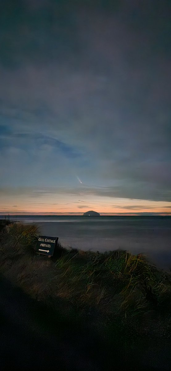 kris_carrigan's tweet image. See you in another 80,000 years, #CometC2023A3 (Tsuchinshan-ATLAS)
#Astrophotography #scotalnd #ailsacraig