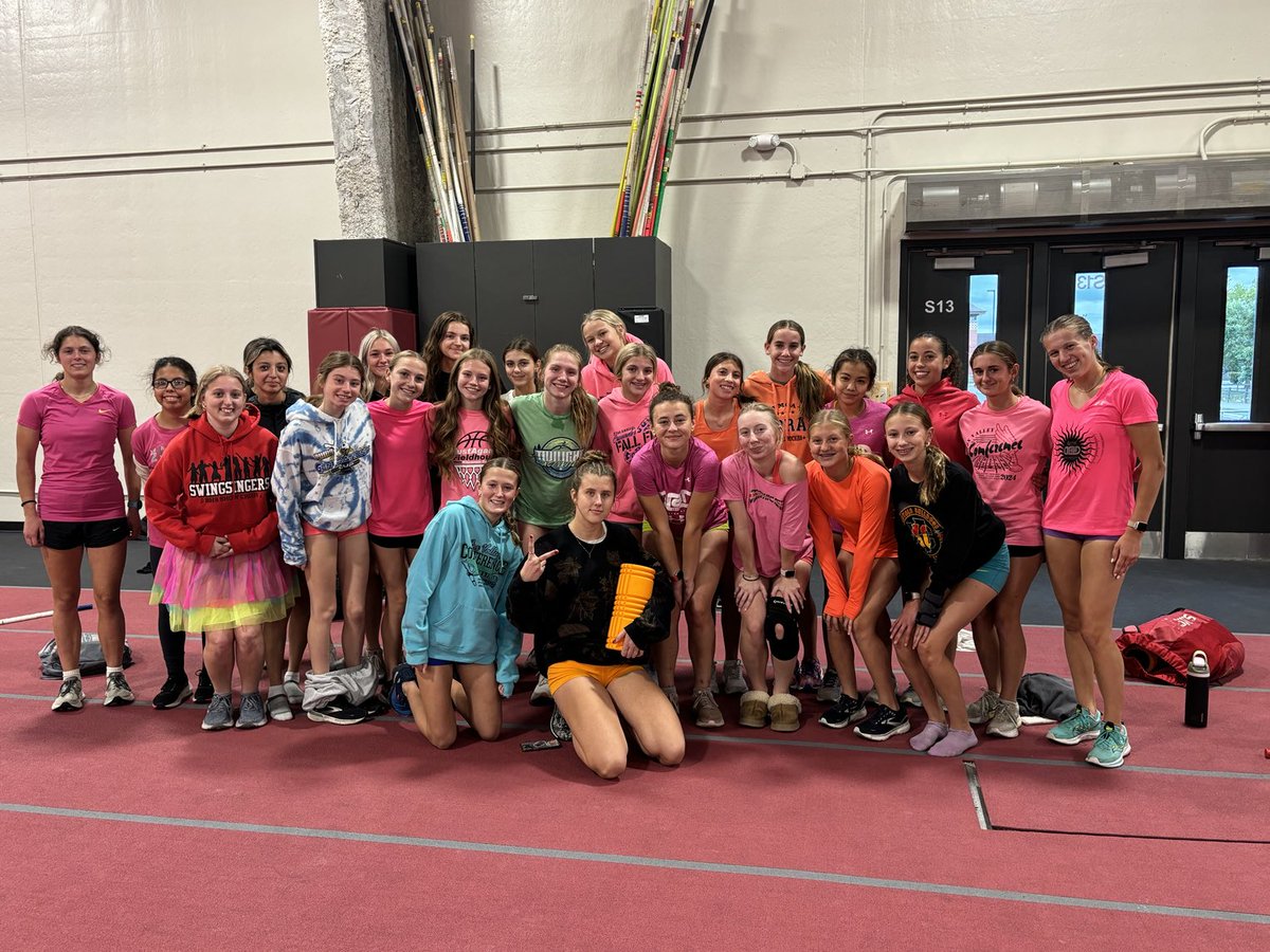 BataviaGirlsXC's tweet photo. Neon Day! #conferenceweek https://t.co/rPmZoVRWXd