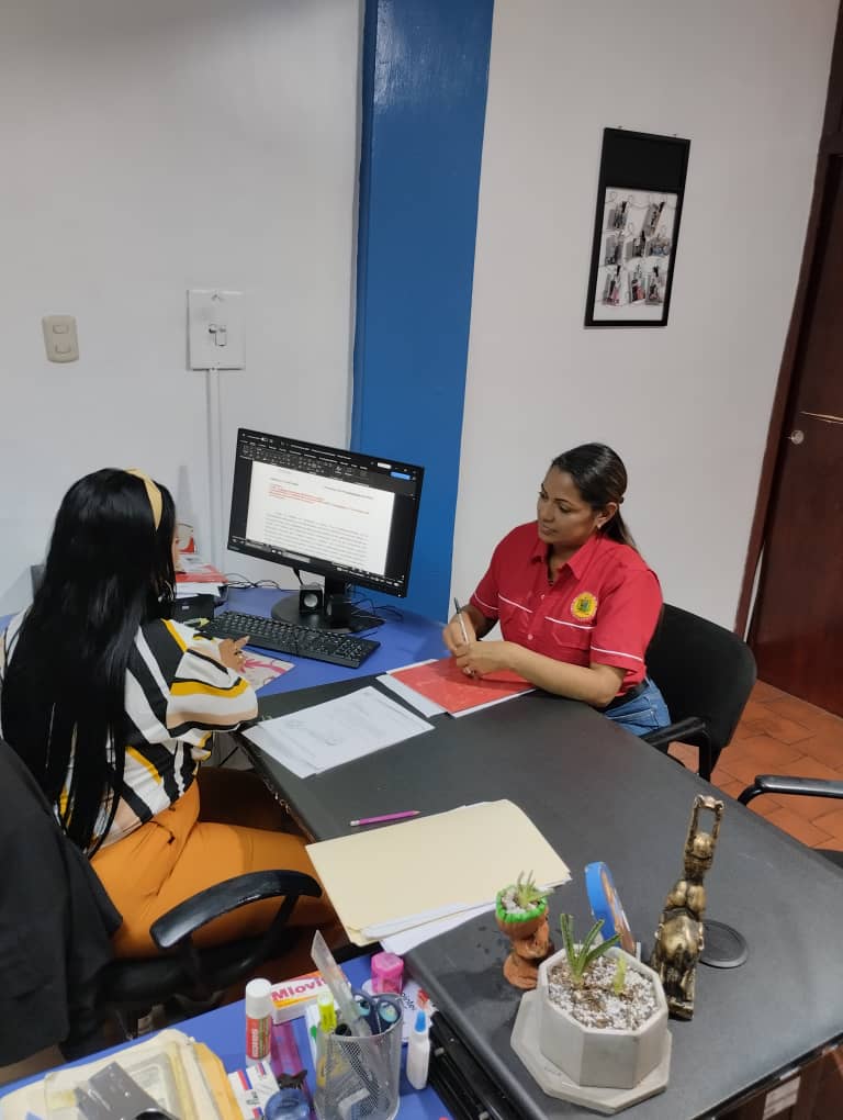 La Contralora Municipal de Bruzual Dra Karina Montes en Reunión con T.SU. Leidy Moncada, Auditora Interna del Concejo Municipal;  con la finalidad de tratar temas de Control Interno a los fines de ser aplicados dentro del Concejo Municipal