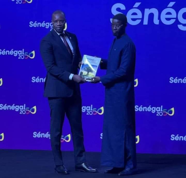 siirouman1's tweet photo. Un Victor Ndiaye vaut plus que 4000 experts pastefiens.
Mais loi baa diam leu https://t.co/OWBQxmQTAy