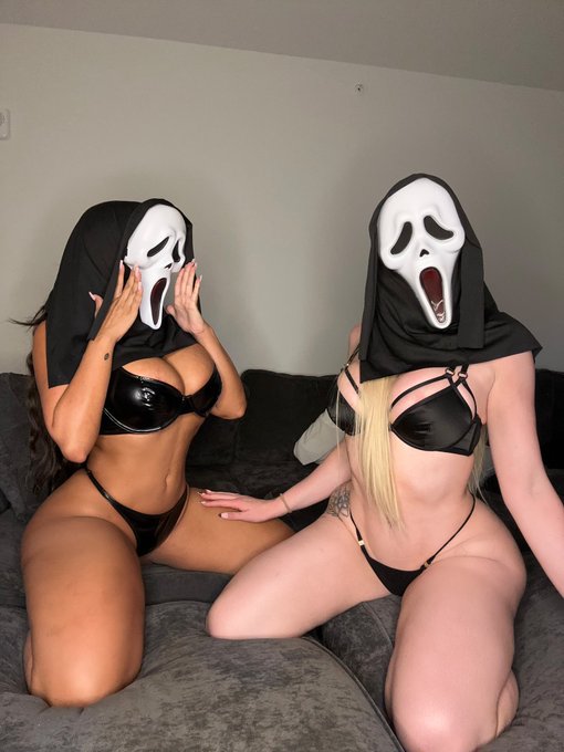 3 pic. About to murder that pussy ? https://t.co/5QMpklNR5g