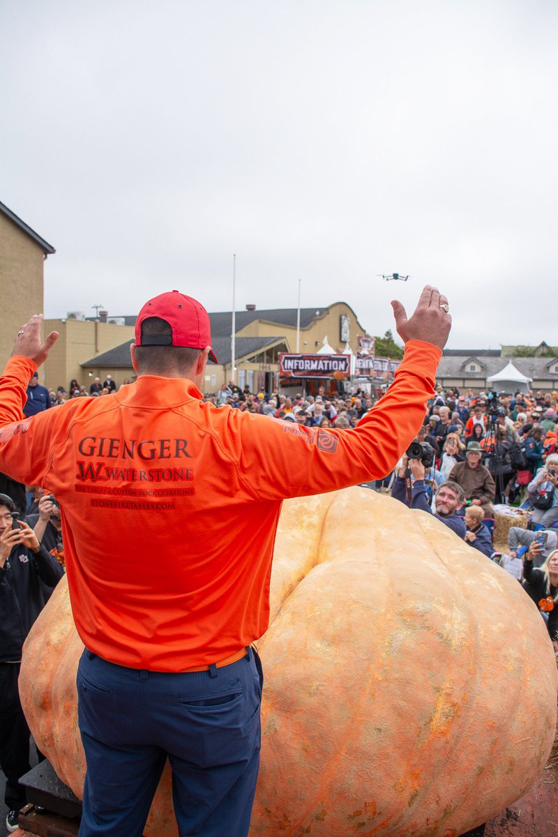 Half Moon Bay Art & Pumpkin Festival tweet media