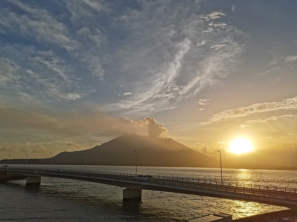 sakuranolabo's tweet photo. #chiilyAutumnMorning #GoodMorning #Gratitude #PrayerLyrics #PrayersForFlorida #PurificationRitePurformedInAllDirections https://t.co/Nwg4lfIRA8