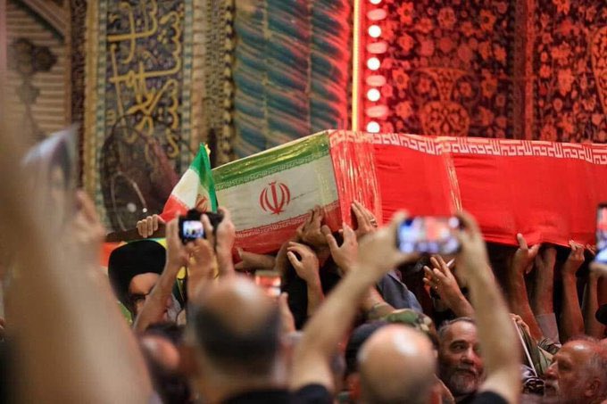 _sayedbasel's tweet photo. إيراني يستشهد في لبنان دفاعاً عن فلسطين ثم يشيّع بالألاف  في العراق.

[باختصار هذه هي ولاية الفقيه] https://t.co/OUX6YDVDwn
