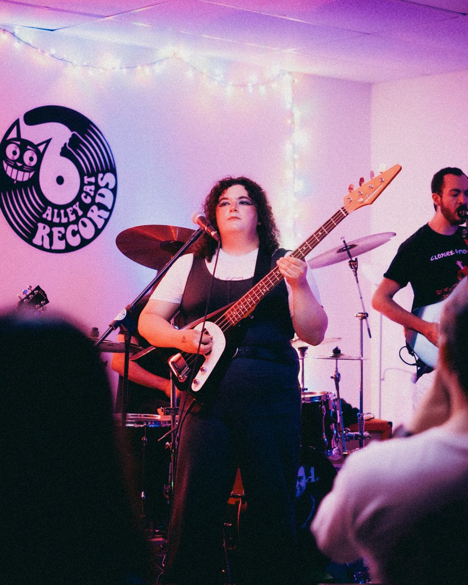 🎃 PLAYING SOUTH JERSEY IN 2 DAYS 🎃

We are supporting <a href="/sistersleepband/">Sister Sleep</a> and <a href="/grudgestep/">GRUDGESTEP</a> on their fall tour ‼️ Don't miss a night of very sick bands 😤

📷: <a href="/tyleradlam14/">Diet Dr.Kelp</a>