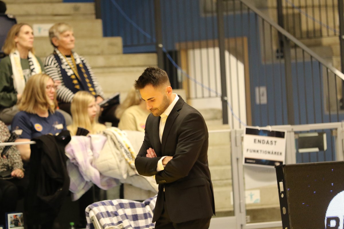 "Entrenar es depender lo menos posible de lo que no depende de nosotros e intentar aportar todo lo posible hasta donde se pueda" Ricard Casas