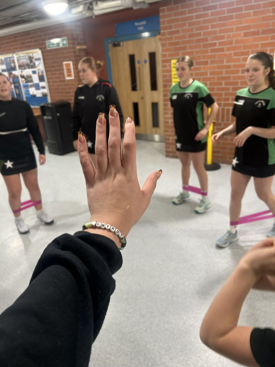 3 in 3 i Gwyrdd yn eu tymor cyntaf yn y Gyngrhair Oedolion hyd yn hyn ✨