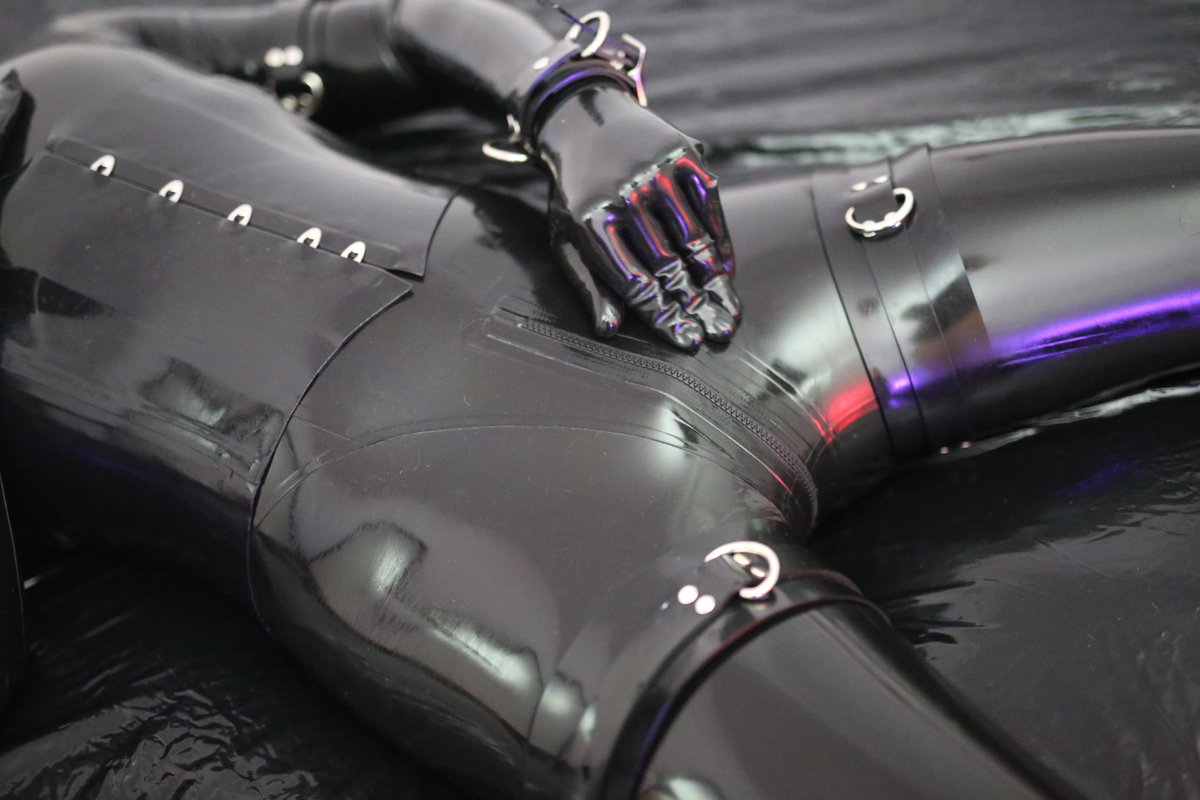 Haikatze tweet media