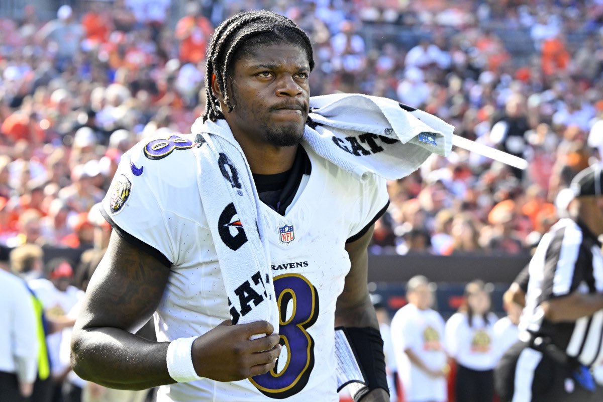 LiveRavenNation's tweet photo. Over the past few weeks I was told:

- Dak Prescott was better than Lamar 
- Josh Allen was better than Lamar
- Joe Burrow was better than Lamar
- Jayden Daniels was better than Lamar

He beat them all… https://t.co/8WBn4vz9re