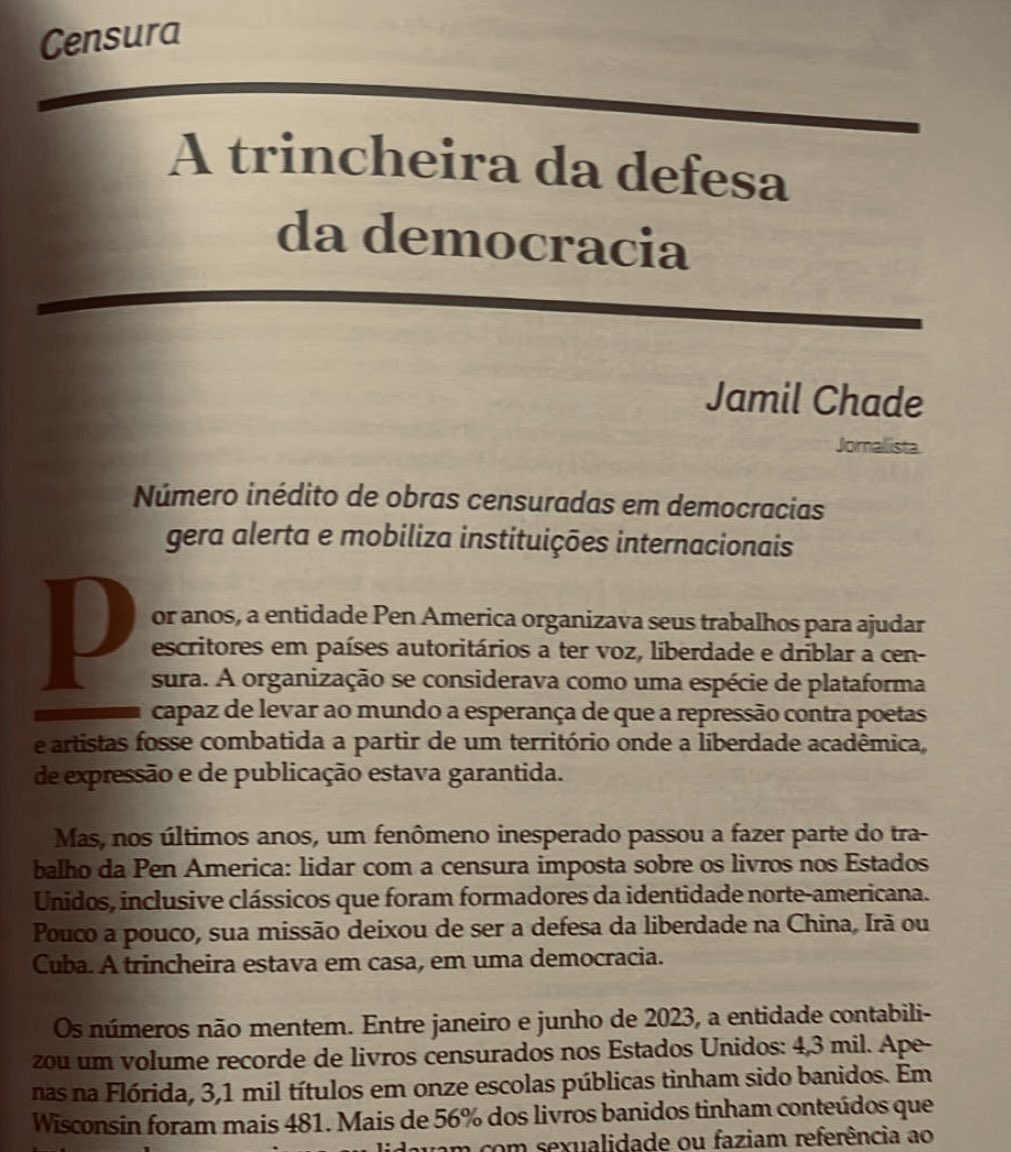 Não vou conseguir explicar a emoção que é publicar um artigo na revista da Academia Brasileira de Letras, ao lado dessas estruturas fundamentais do nosso Brasil. Vou só comemorar.