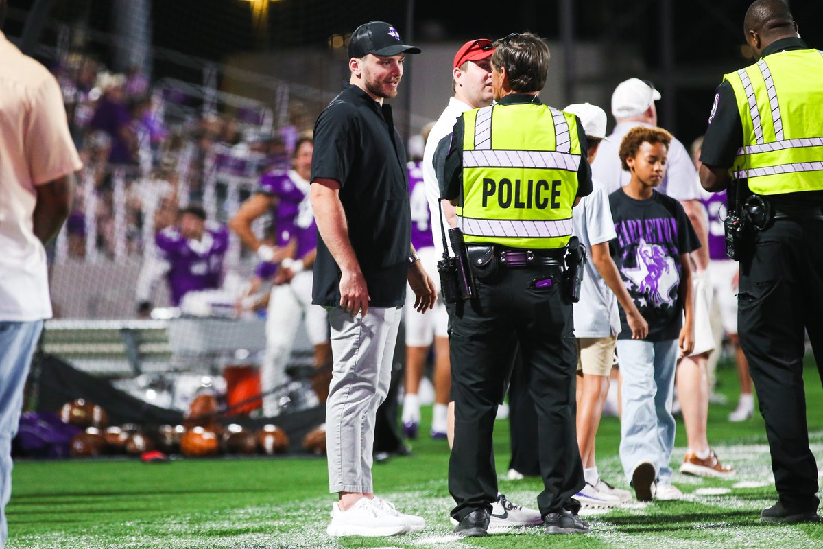 TarletonFB's tweet image. It was great to have one of the best quarterbacks in program history Ben Holmes back in Stephenville for our Homecoming game! 👊 

@benholmes1006