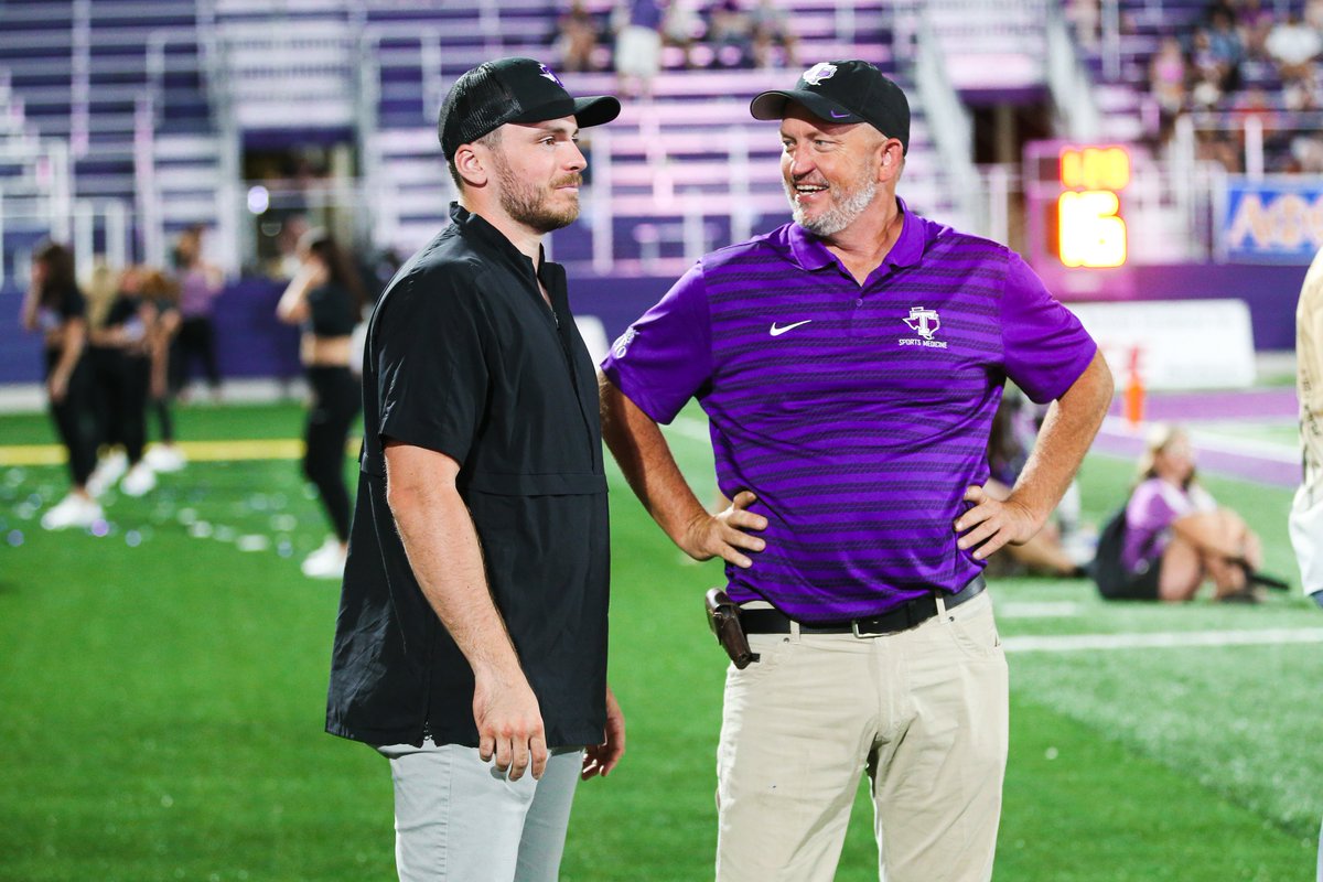 TarletonFB's tweet image. It was great to have one of the best quarterbacks in program history Ben Holmes back in Stephenville for our Homecoming game! 👊 

@benholmes1006