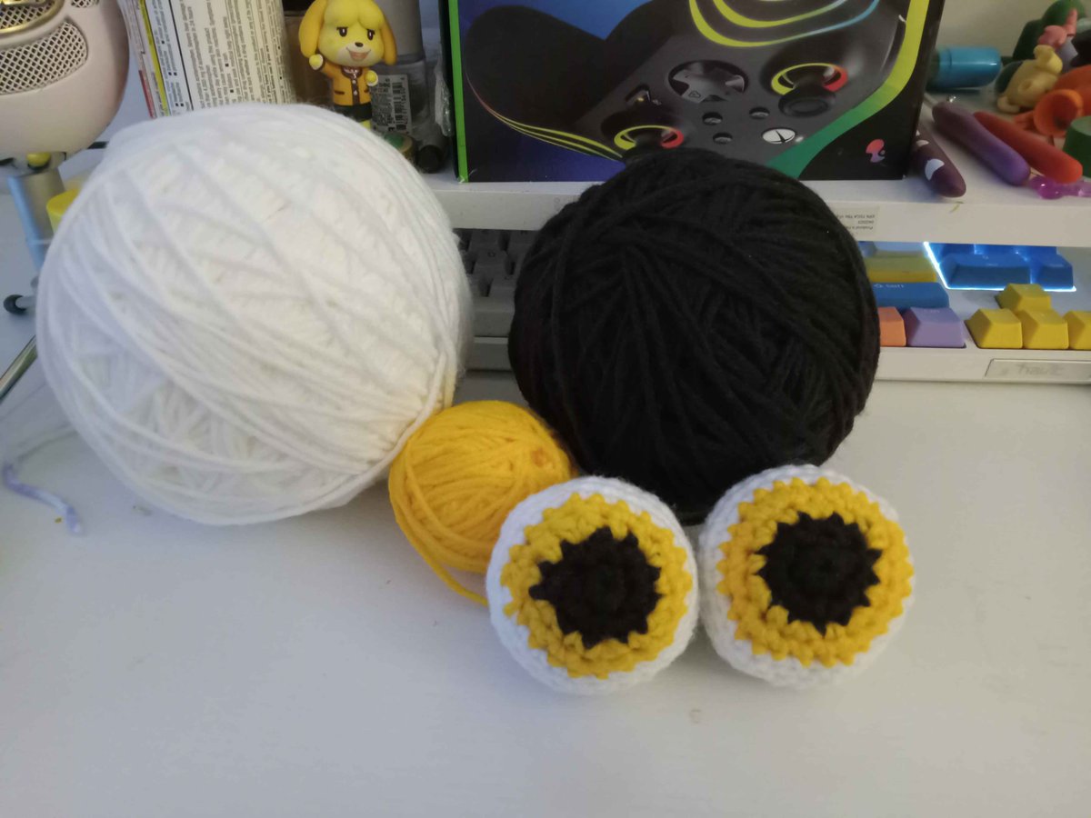 Deeum's tweet image. Look