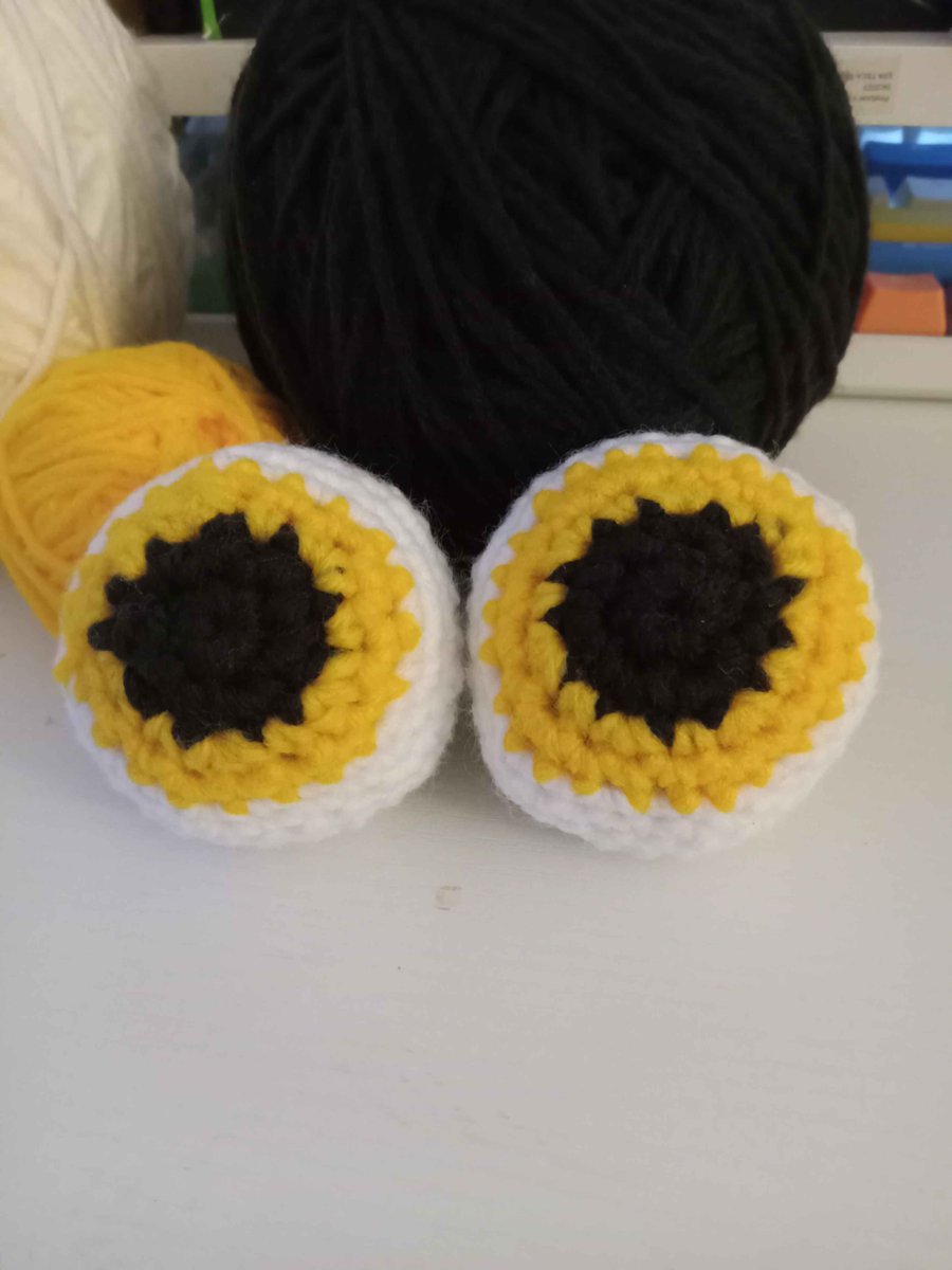 Deeum's tweet image. Look