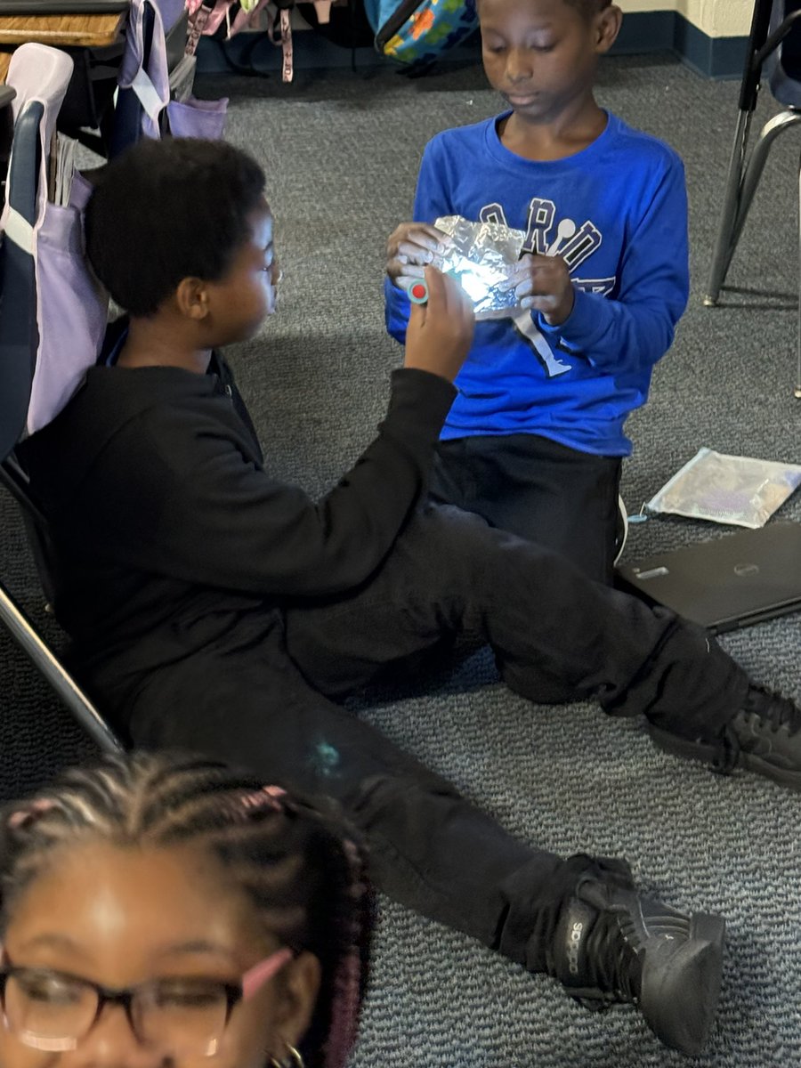 Lauren Gasser tweet media