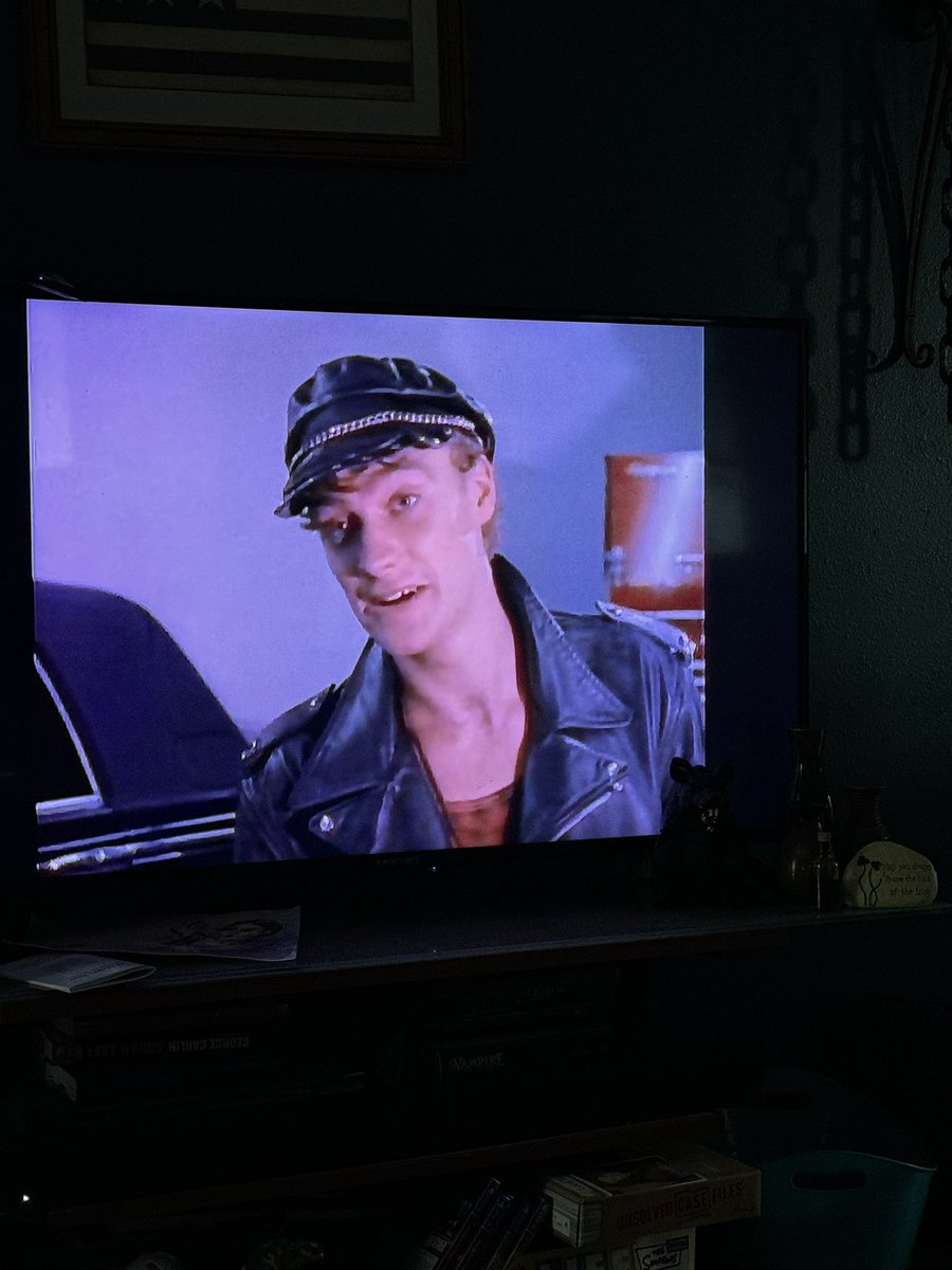 comicsand_'s tweet image. Wait wait wait wait wait… 
You mean to tell me, that before Rodney McKay got his doctorate, he went by the name Rock and led a child gang?!? @dhewlett  #mysecretidentity