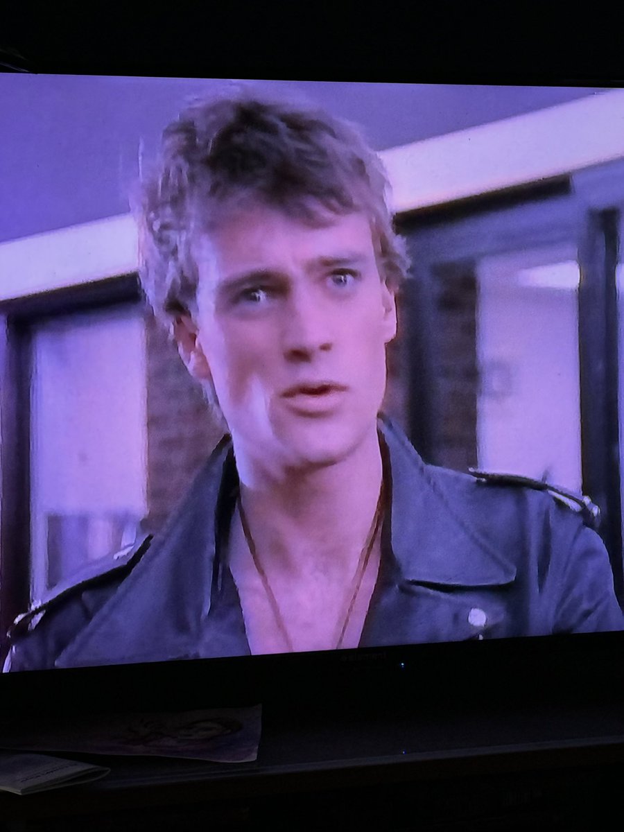 comicsand_'s tweet image. Wait wait wait wait wait… 
You mean to tell me, that before Rodney McKay got his doctorate, he went by the name Rock and led a child gang?!? @dhewlett  #mysecretidentity