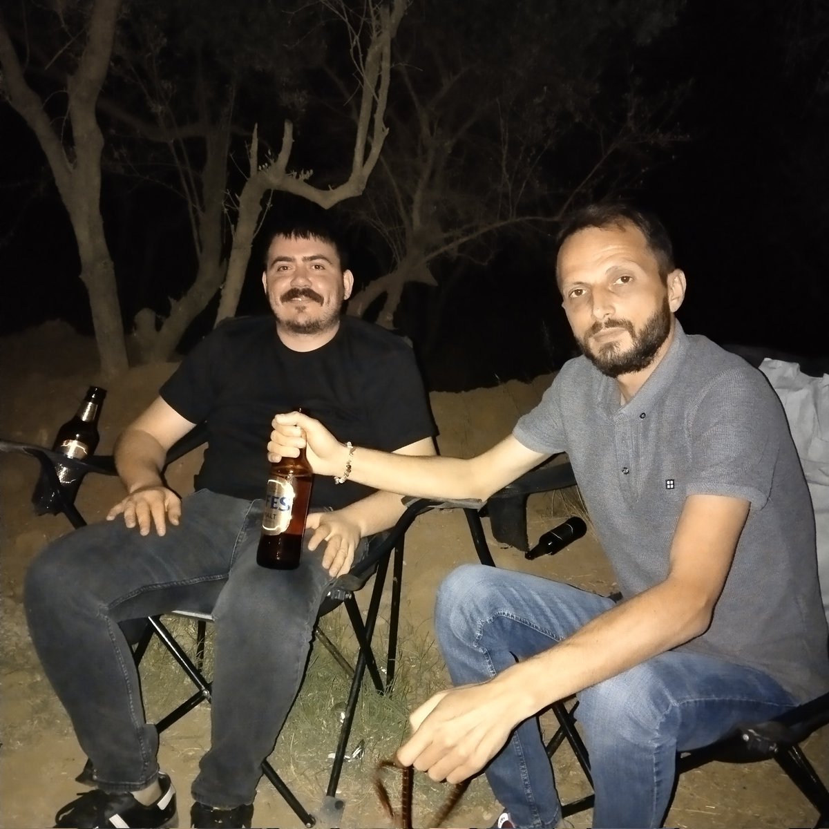 Emrah21219's tweet photo. Tartıda ağır gelen terazide Denk gelmeyebilir Biz kuytu köşede de Aynıydık baş köşede de çizgimiz günlük menfaatler için Bozulmaz....   😉

#bursa #Kestel #texas https://t.co/M7hpo9t0r2
