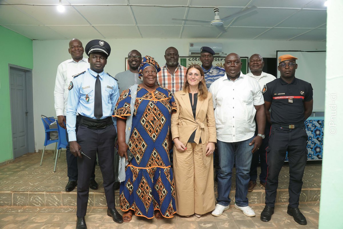 CelaBlerta's tweet photo. Échange fructueux avec Cellule Civilo-Militaire #Ferkessedougou. J'ai pu mieux comprendre leur mission &amp; apprécier leur satisfaction de collaborer avec #PNUD &amp; @AmbJaponCITGNE . Nous avons identifié de nouvelles pistes de #coopération pour renforcer relations FDS &amp; populations. https://t.co/EG37h9HmcL